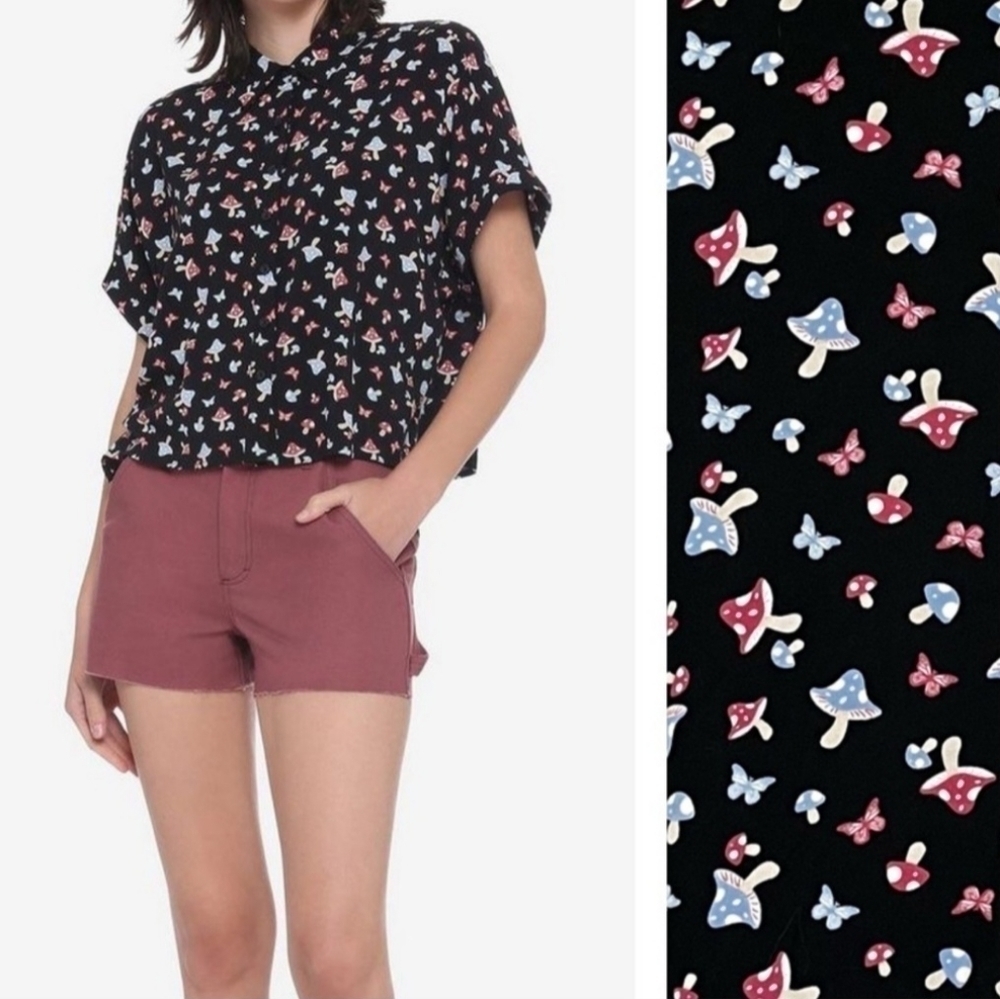 Hot Topic Mushroom Butterfly Print Boxy Cropped Button Up Size Medium